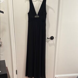 BCBGMaxAzria Black Sleeveless V-Neck Maxi Gown